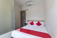 Kamar Tidur OYO 1189 Big C Motel