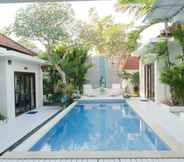 Kolam Renang 3 Sharai Paradise Villa 