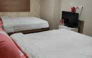 Kamar Tidur 6 2 Bedrooms Suites Apartment Semarang (AL)