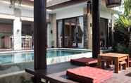 Swimming Pool 4 Villa Adly 