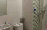 Toilet Kamar 6 F & B inn Sam Poo Kong Bandara Semarang