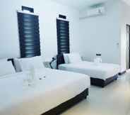 Kamar Tidur 6 Azz Hotel