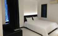 Kamar Tidur 7 Azz Hotel