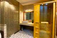 In-room Bathroom Hoang Son Hotel Can Tho