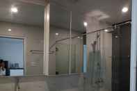 Phòng tắm bên trong Molly Luxury Apartment on Champa Island Resort