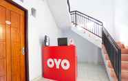 Sảnh chờ 7 OYO 1064 Manado Airport Residence