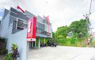 Exterior 2 OYO 1064 Manado Airport Residence