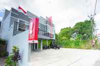 Exterior OYO 1064 Manado Airport Residence