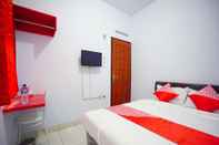 Bedroom OYO 1064 Manado Airport Residence