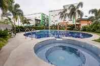 Swimming Pool Ben's Condotel