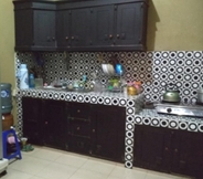 Common Space 5 Homestay Sapphire Syariah Pekalongan - 3 Bedrooms