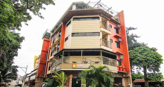 Exterior Bertlee's Pension Hauz