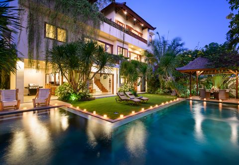 Swimming Pool Close to Brawa Beach The Hotman Paris X