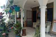 Exterior Adil Jaya Homestay