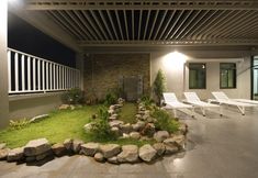 Exterior 2 Urbanite Hotel