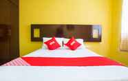 Kamar Tidur 2 Super OYO 1219 Hotel Bbk