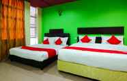 Kamar Tidur 3 OYO 43962 Ezzy In Hotel