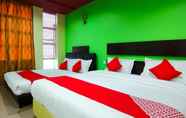 Kamar Tidur 2 OYO 43962 Ezzy In Hotel