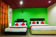 Kamar Tidur OYO 43962 Ezzy In Hotel