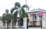 Bên ngoài 4 Buluran Guest House Syariah