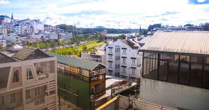 Nearby View and Attractions Rain Star Hotel