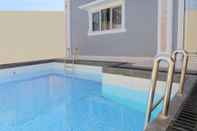 Swimming Pool OYO 1326 Mahakam Guest House