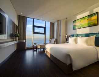 Phòng ngủ 2 Maximilan DaNang Beach Hotel