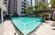 Kolam Renang 6 Summer Suites KLCC Apartments