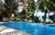 Swimming Pool 2 Sunshine Beach Resort