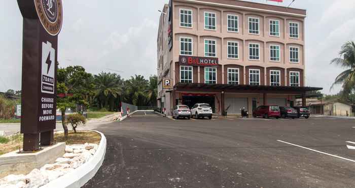 Bên ngoài B&L Hotel