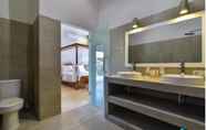 In-room Bathroom 6 Villa Duyung