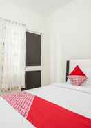 BEDROOM Shevin Guest House Syariah