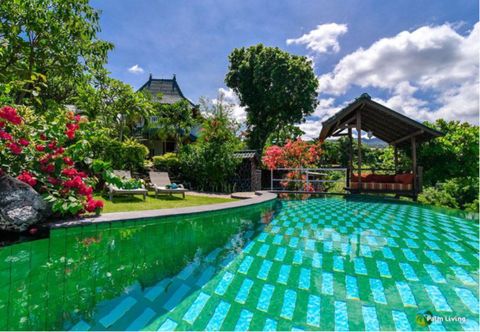 สระว่ายน้ำ Villa Panili