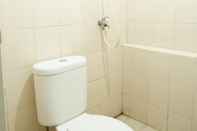 Toilet Kamar 2 Bedrooms at Apartment Kalibata City Green Palace By Dahlia Property