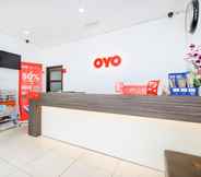 Lobby 6 SUPER OYO 1220 396 Home Sweet Home