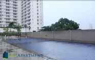 สระว่ายน้ำ 2 Apartment Margonda Residence 5 D'Mall by RAY APARTMENT