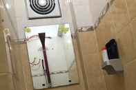 Toilet Kamar Apartemen Menteng Square By Putra