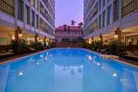 Kolam Renang Smiling Hotel