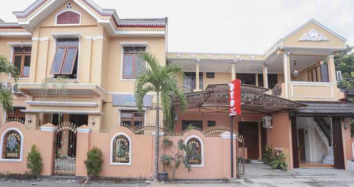 Luar Bangunan OYO 1366 Kayoman Family Homestay Near RSI Hidayatullah