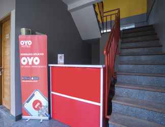 Lobby 2 OYO 1369 Griya Damai Syariah