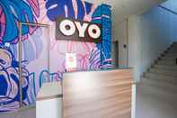 Lobby OYO Flagship 318 K1 UPN Rungkut Madya