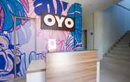 Lobby 5 OYO Flagship 318 K1 UPN Rungkut Madya