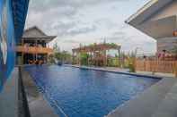 Swimming Pool Hotel Omah Cepit