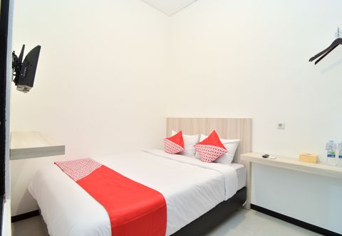 Bedroom OYO 1060 Rungkut Mejoyo Selatan