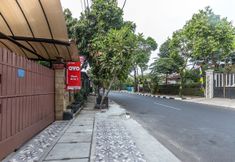 Exterior 5 OYO 1082 Kost Arie 1 Near RSIP Persahanatan