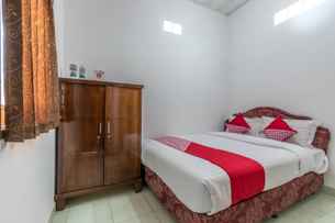 OYO 1082 Kost Arie 1 Near RSIP Persahanatan, THB 194.84