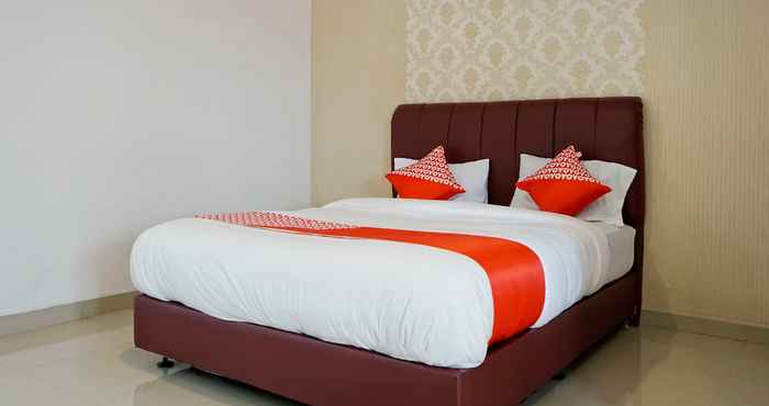 Bedroom OYO 1167 Home STY Residence