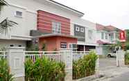 Luar Bangunan 2 OYO 1167 Home STY Residence