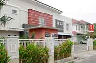 Luar Bangunan OYO 1167 Home STY Residence