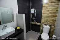 Toilet Kamar 108 Hotel